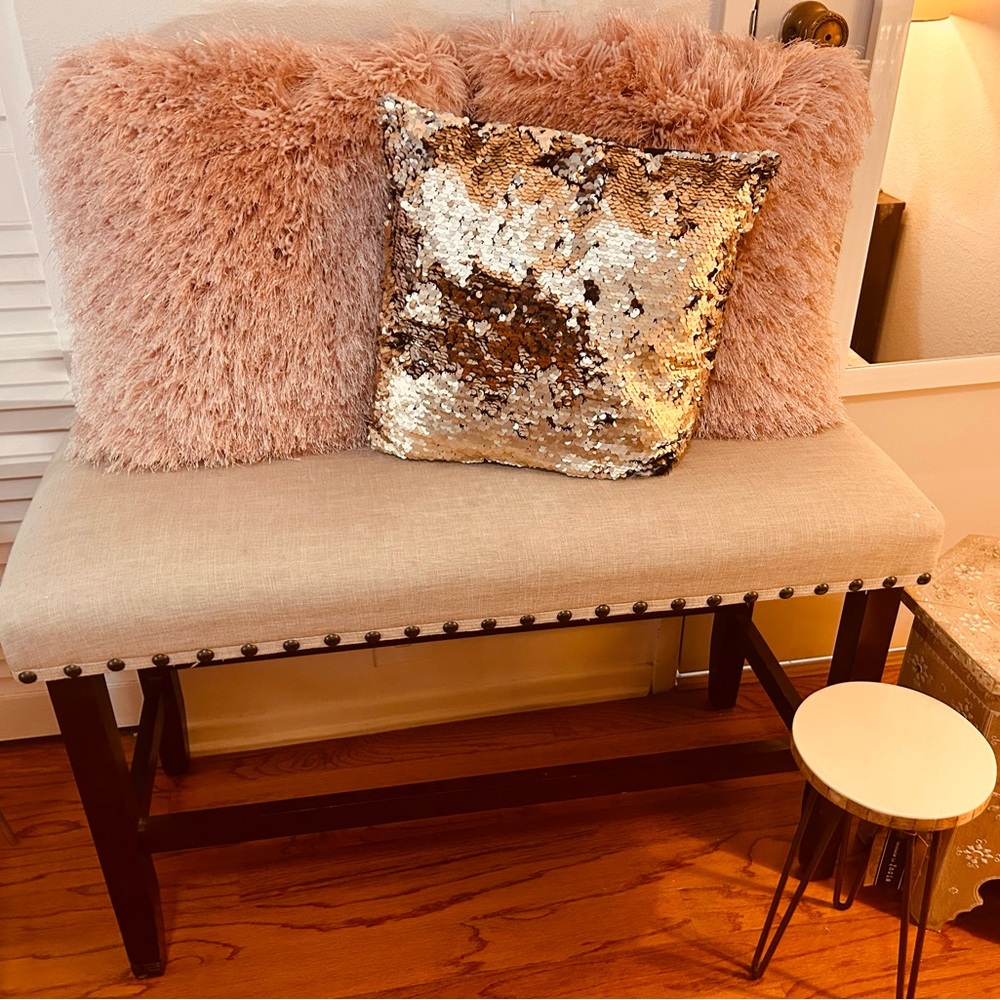 pillows - Picture 3 of 3